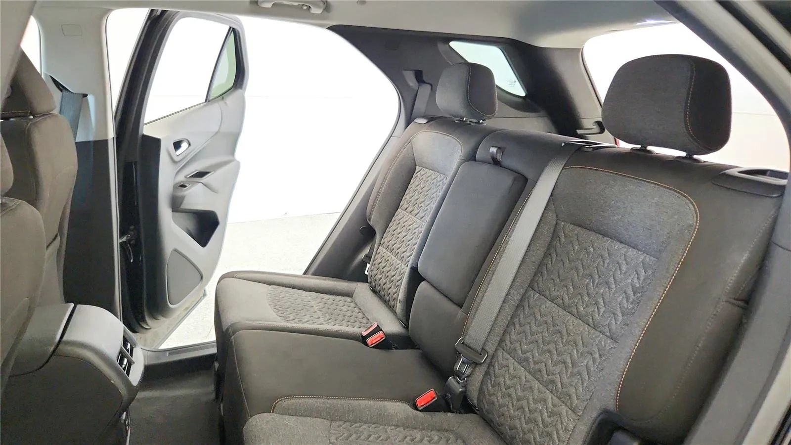 Used 2023 Chevrolet Equinox LT FWD image 30