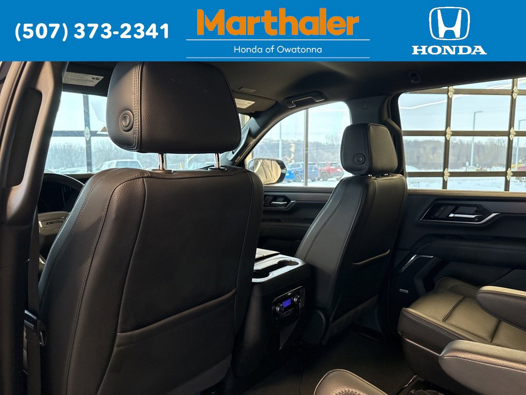 Used 2025 GMC Yukon XL Denali image 12