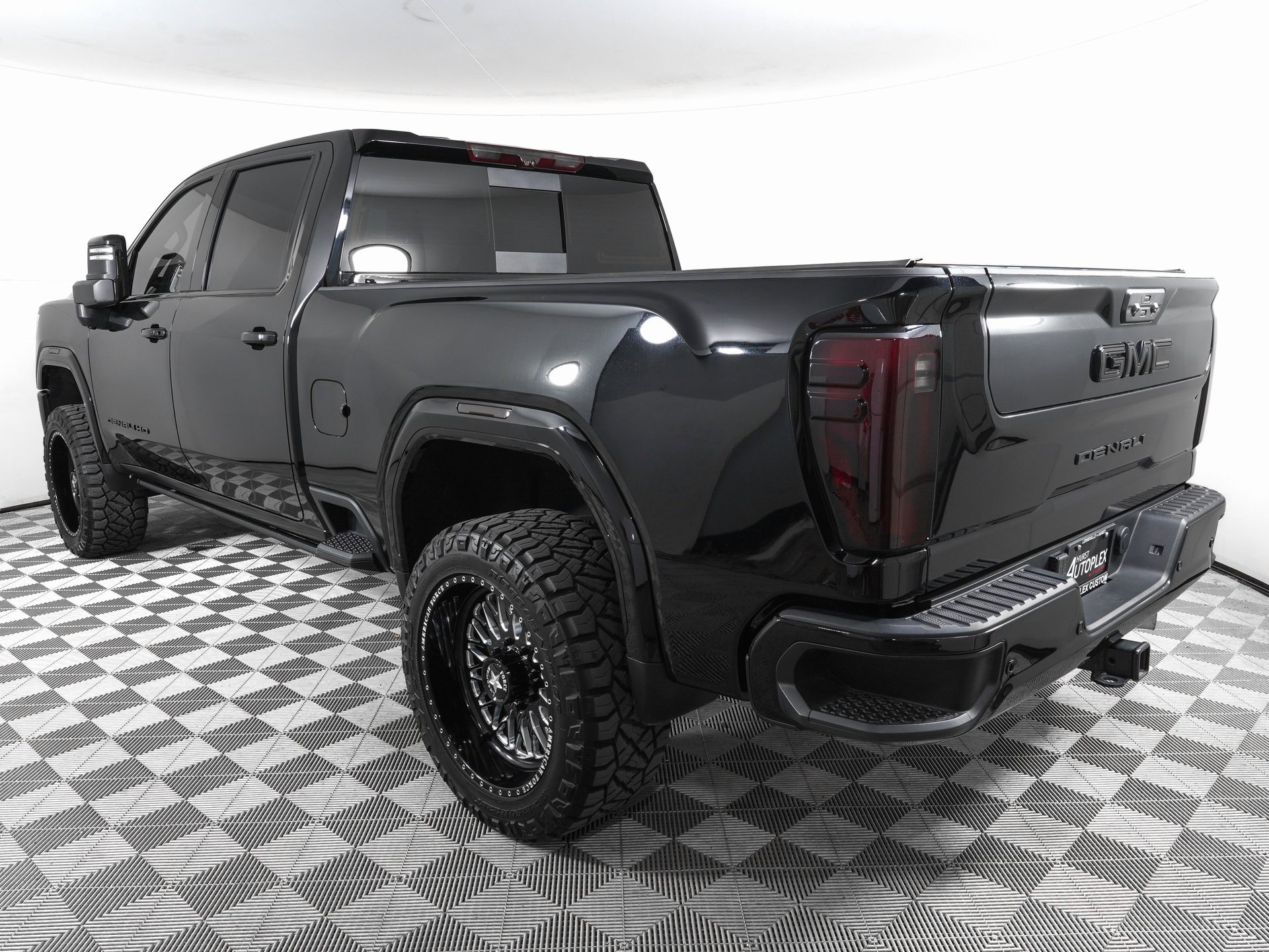 Used 2025 GMC Sierra 2500 Denali w/ Denali Reserve Package image 8