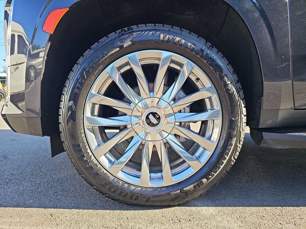 Used 2022 Cadillac Escalade Premium Luxury AWD/4WD image 24