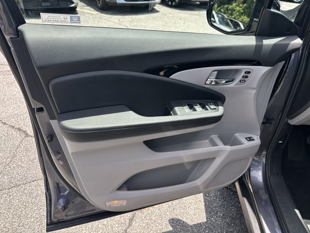 Used 2022 Honda Pilot Touring image 11