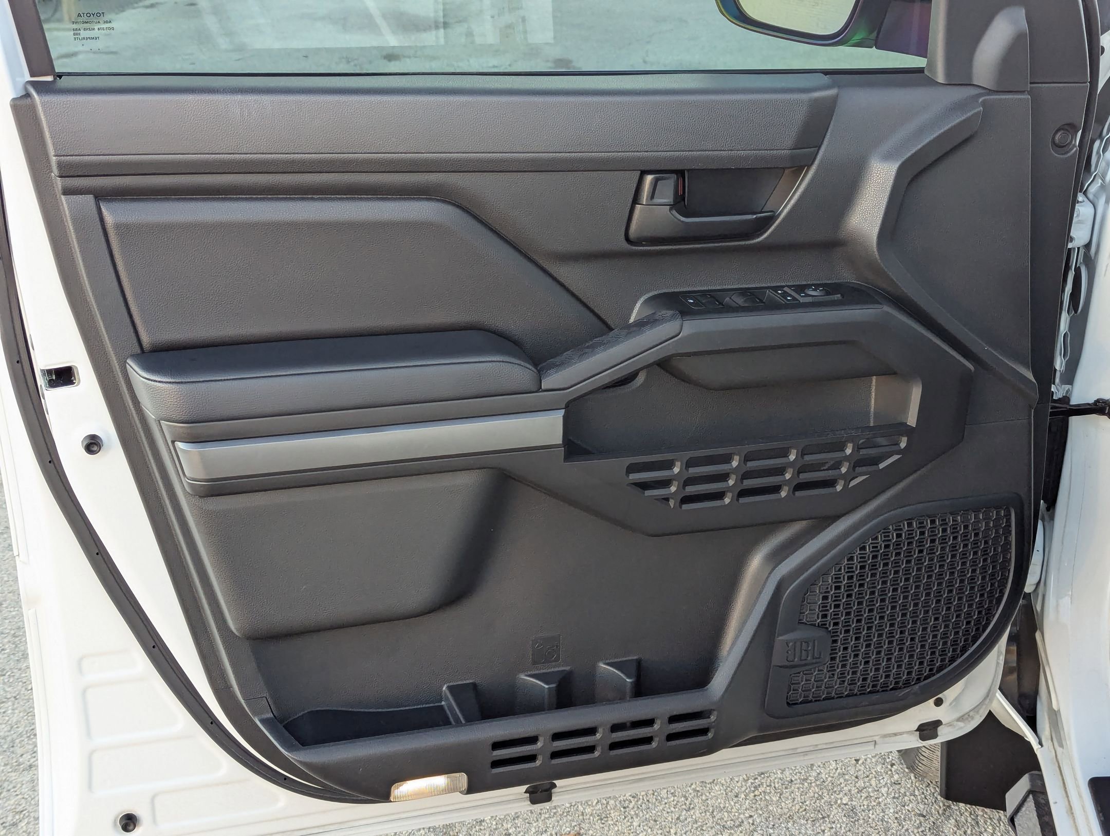 Used 2024 Toyota Tacoma 4x4 Double Cab image 11