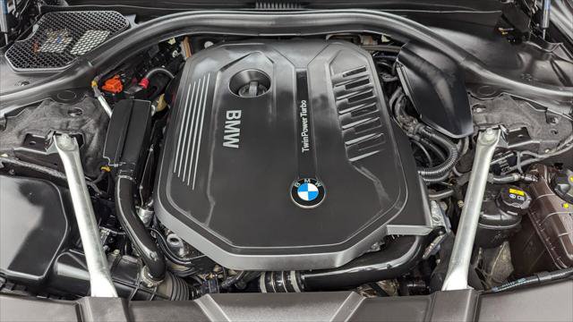 Used 2018 BMW 740i image 31