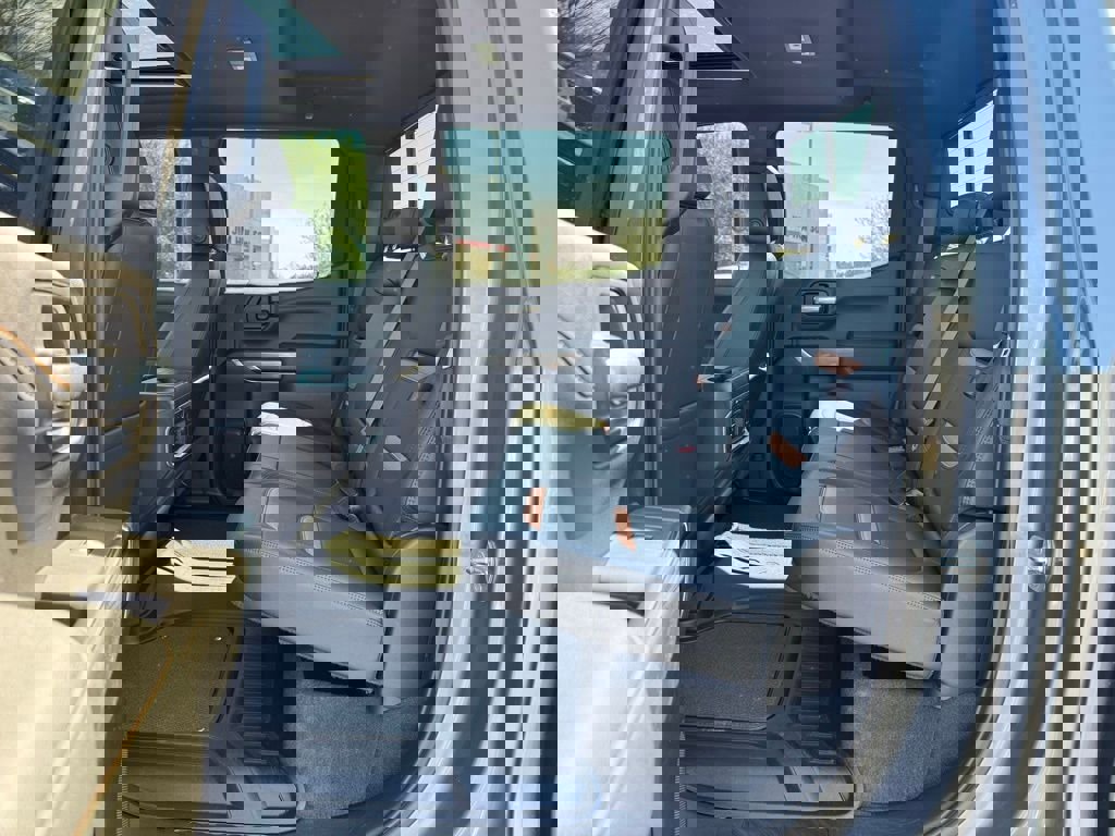 Used 2021 GMC Sierra 1500 AT4 w/ AT4 Value Package image 16