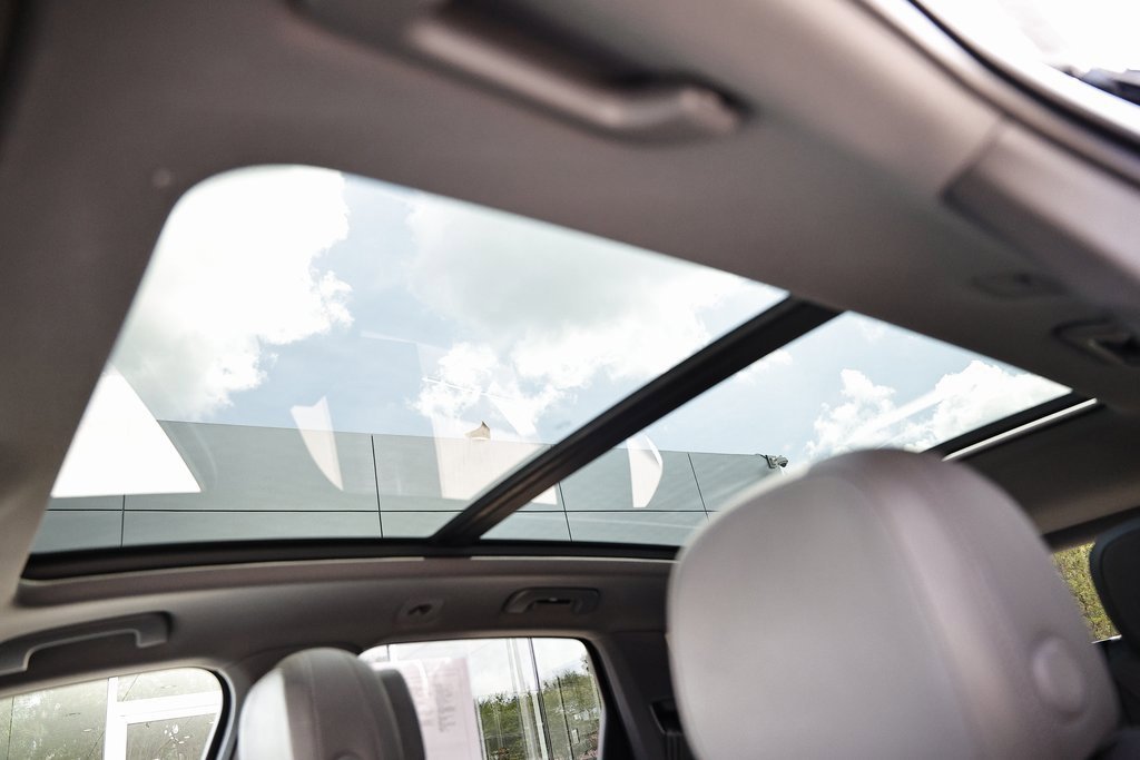 Used 2022 Porsche Cayenne Platinum Edition image 21