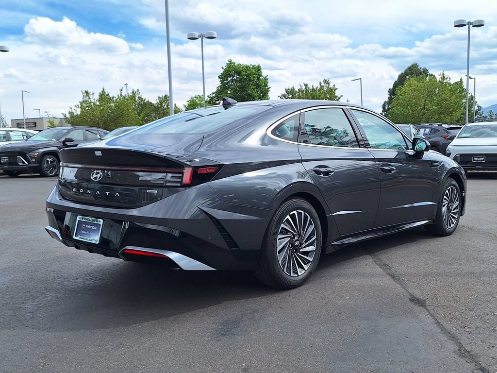 New 2025 Hyundai Sonata Limited FWD image 3