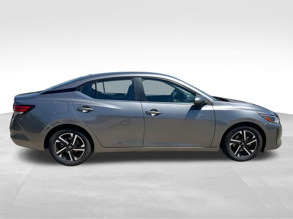 Used 2024 Nissan Sentra SV FWD image 9