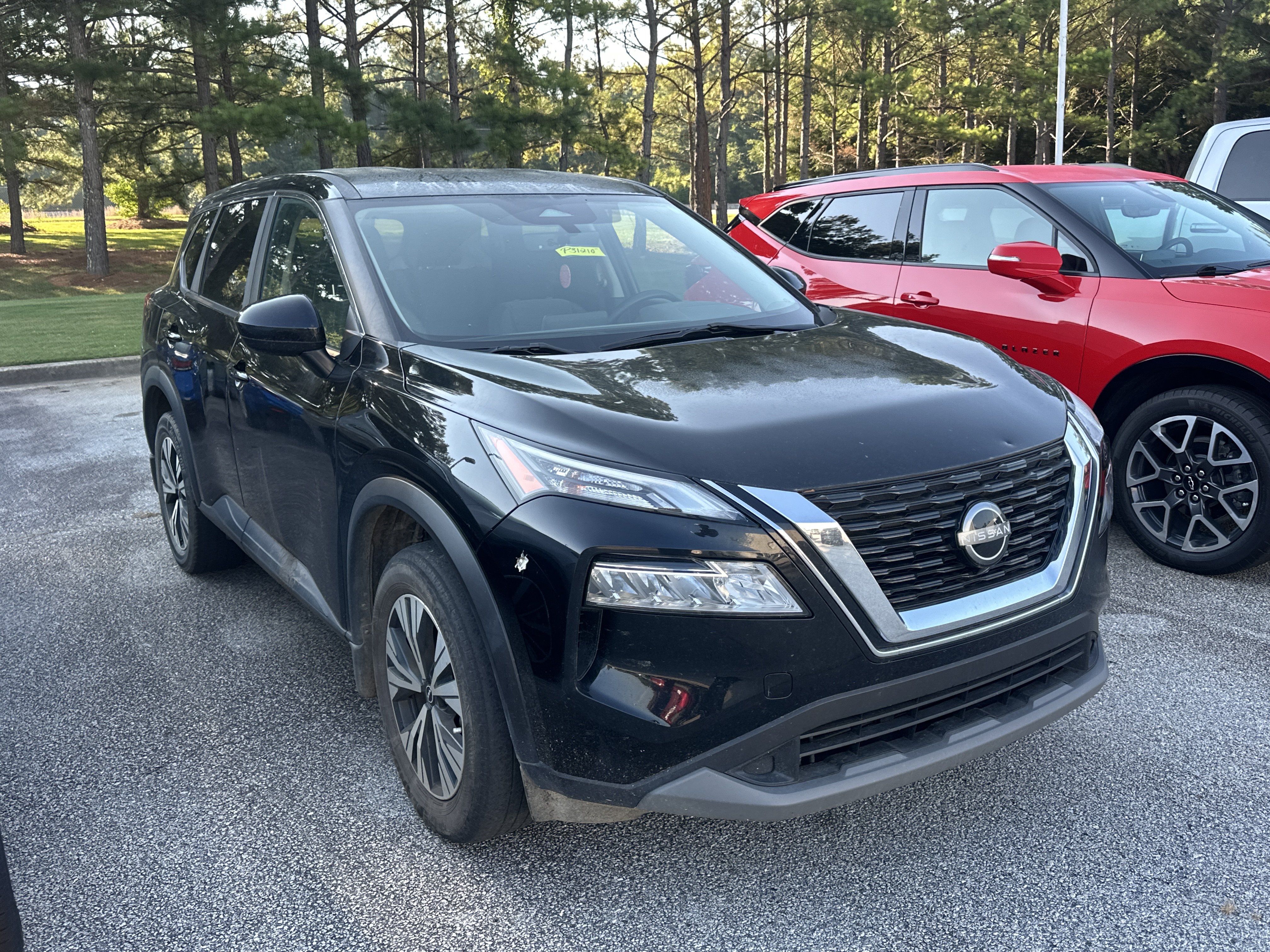 Used 2023 Nissan Rogue SV FWD image 3