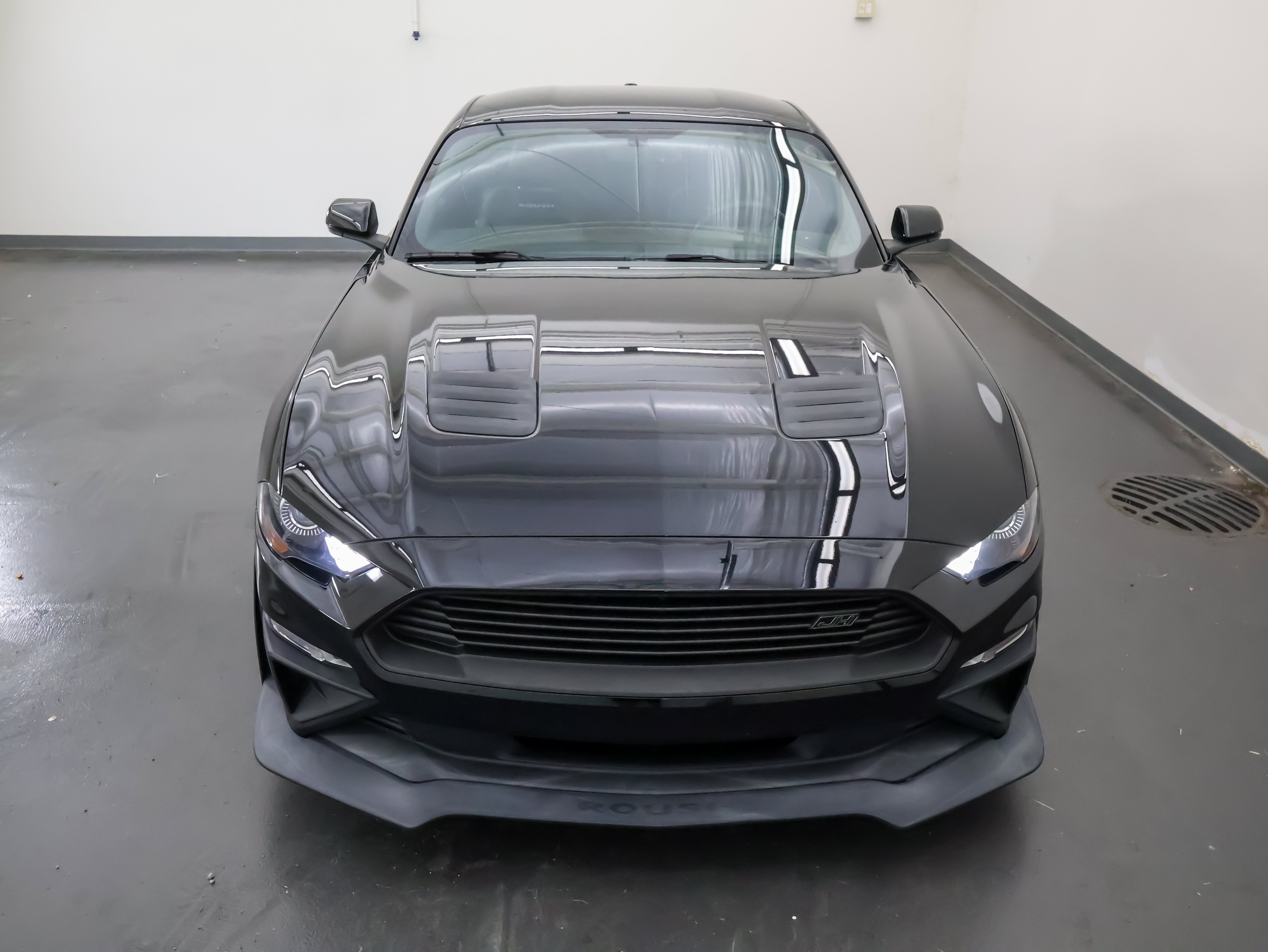 Used 2018 Ford Mustang GT Premium w/ GT Performance Package RWD image 9