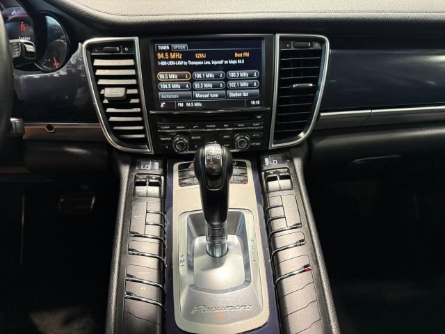 Used 2014 Porsche Panamera image 16