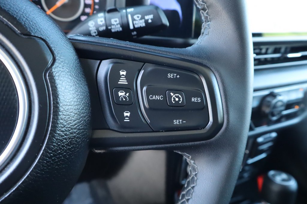 Used 2025 Jeep Wrangler Unlimited Sport AWD/4WD image 23