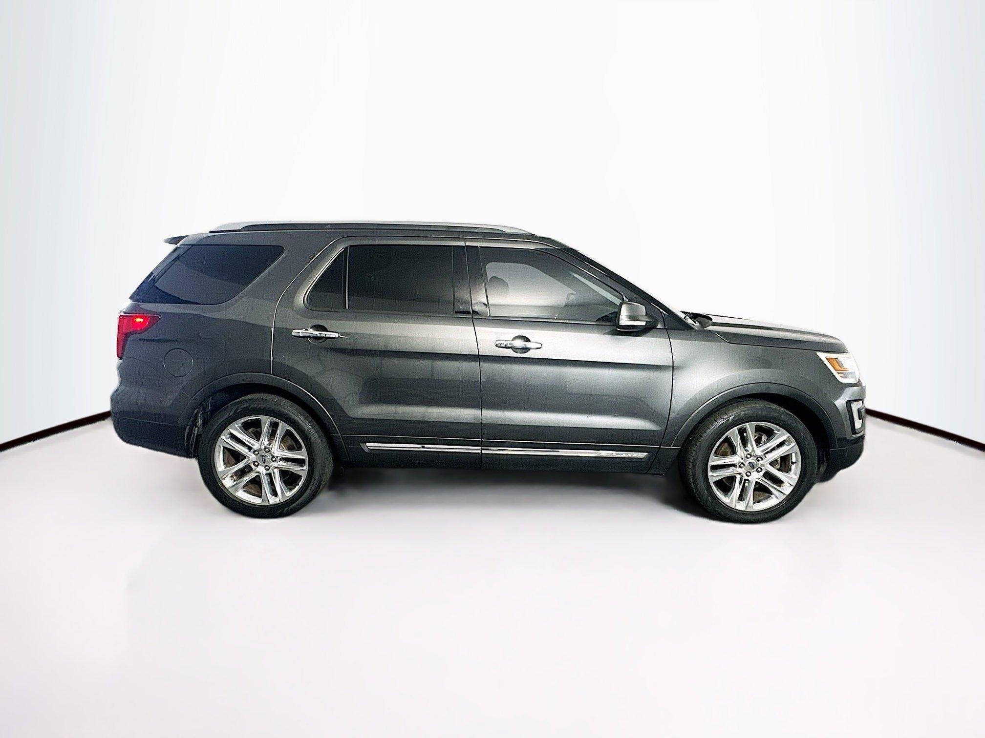 Used 2017 Ford Explorer Limited image 10