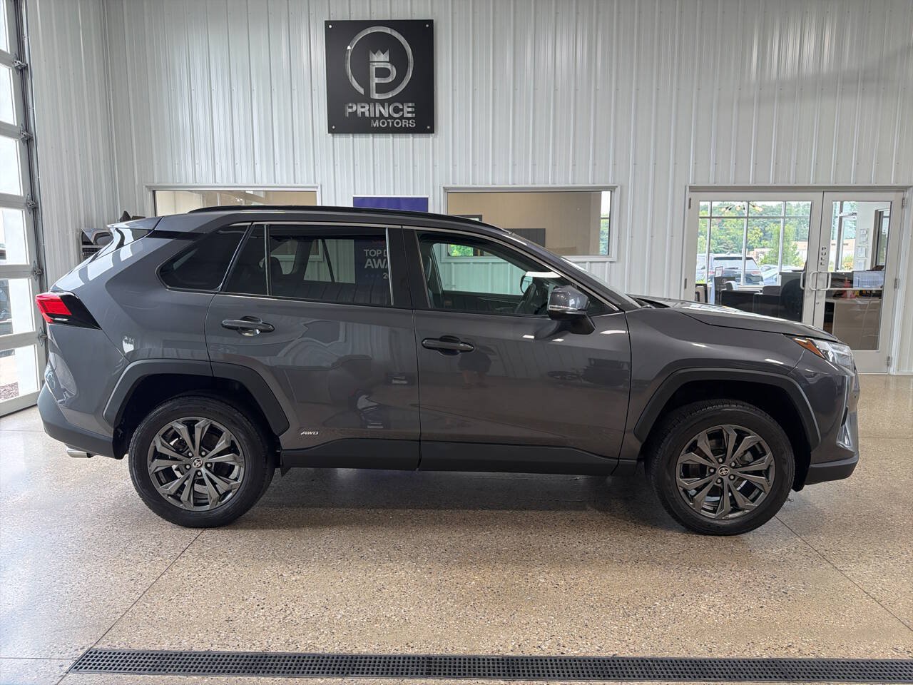 Used 2023 Toyota RAV4 XLE Premium AWD/4WD image 6