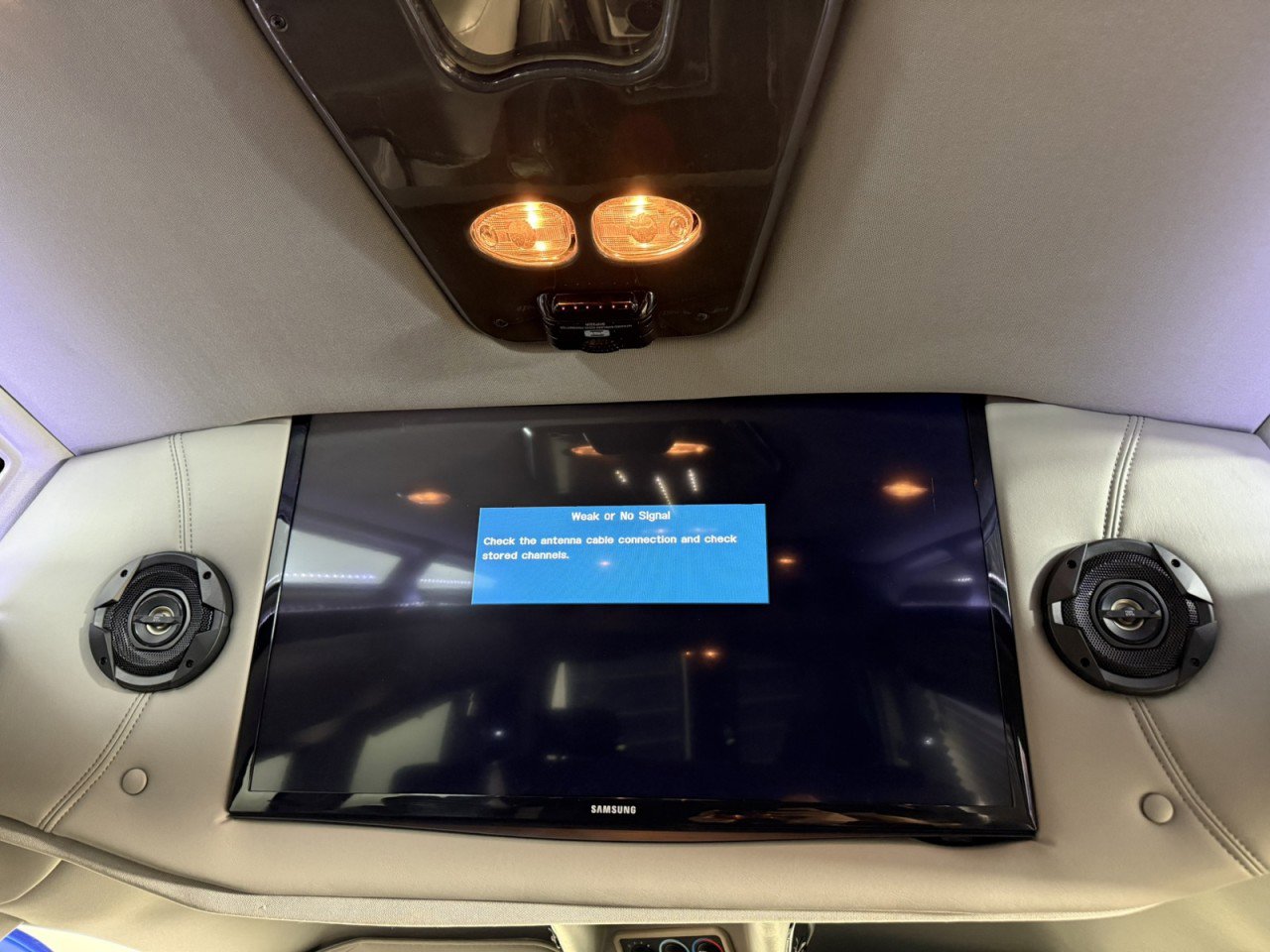 Used 2018 GMC Savana 2500 w/ Enhanced Convenience Package RWD image 18