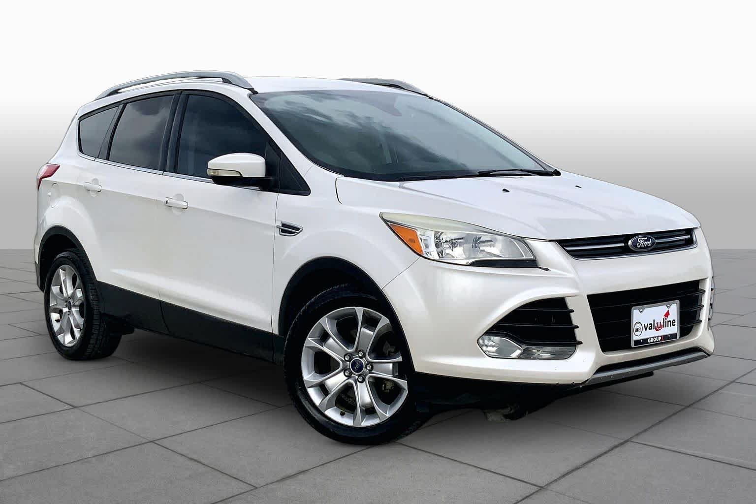 Used 2016 Ford Escape Titanium FWD image 3