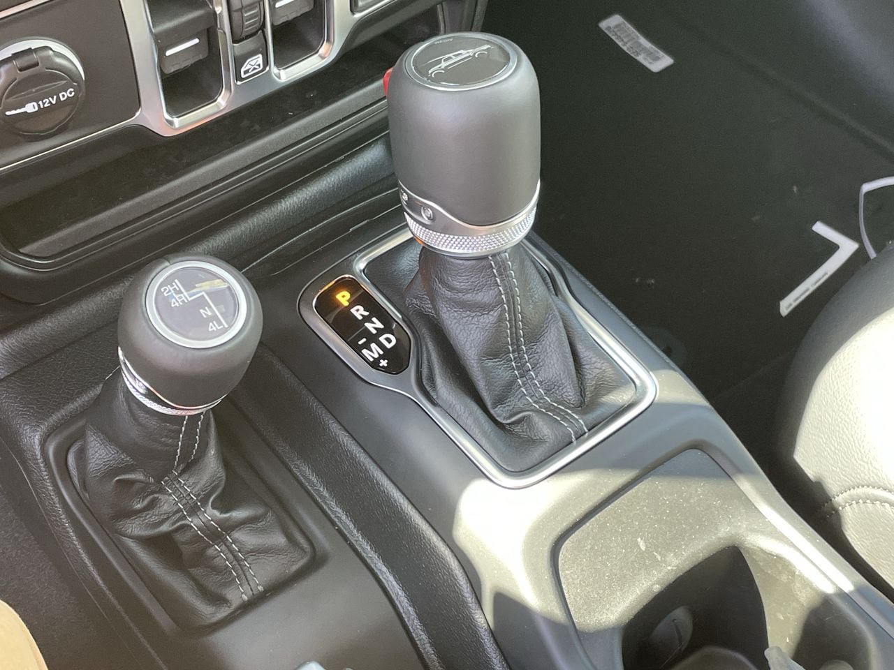 New 2026 Jeep Gladiator Sport AWD/4WD image 17