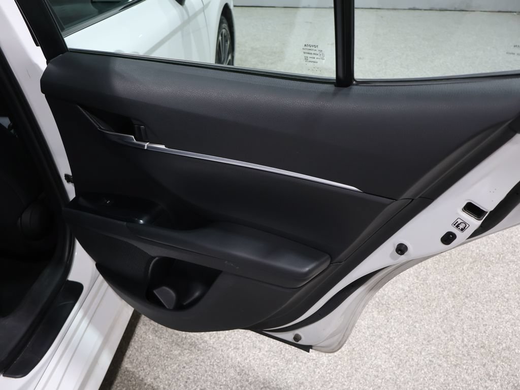 Used 2018 Toyota Camry SE FWD image 21
