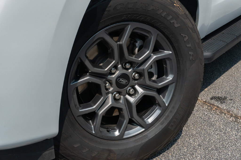 Used 2025 Ford Expedition Max Active RWD image 2