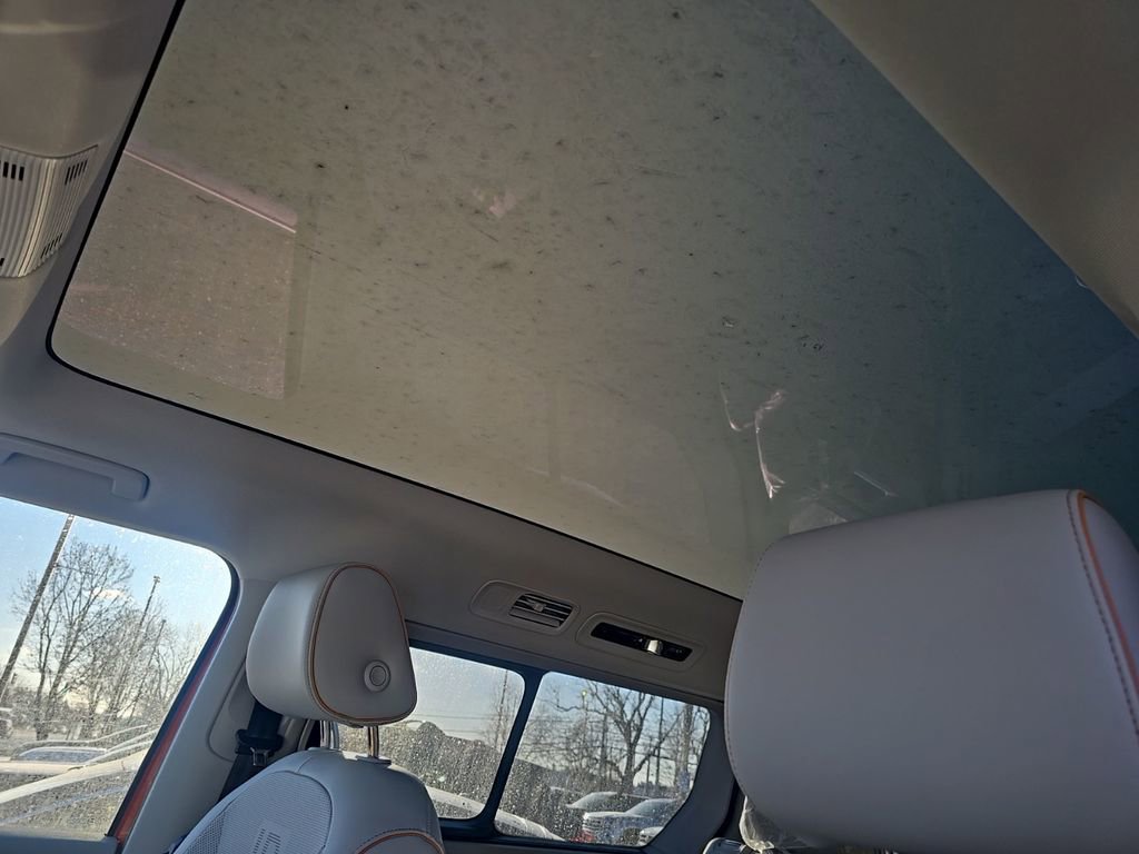 New 2025 Volkswagen ID. Buzz 1st Edition image 13