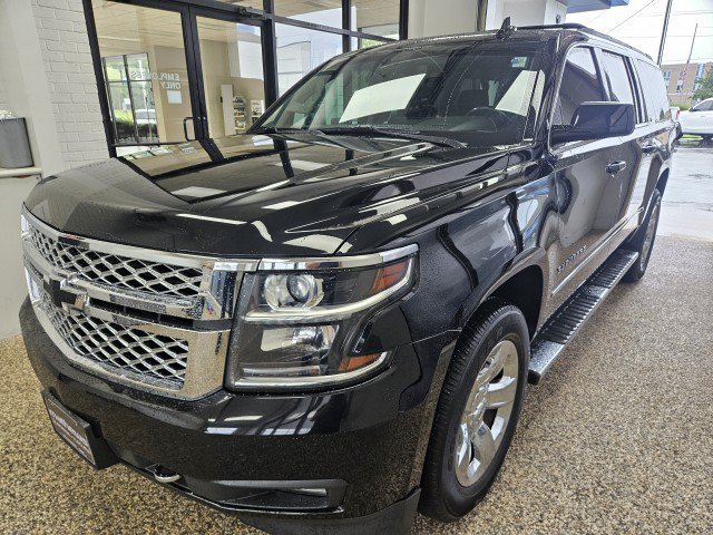 Used 2019 Chevrolet Suburban LT w/ LT Signature Package AWD/4WD image 5