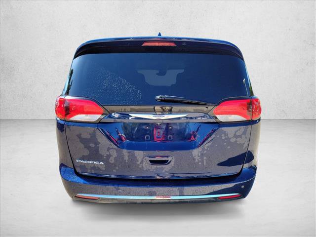 Used 2018 Chrysler Pacifica Touring-L Plus w/ Advanced Safetytec Group FWD image 6
