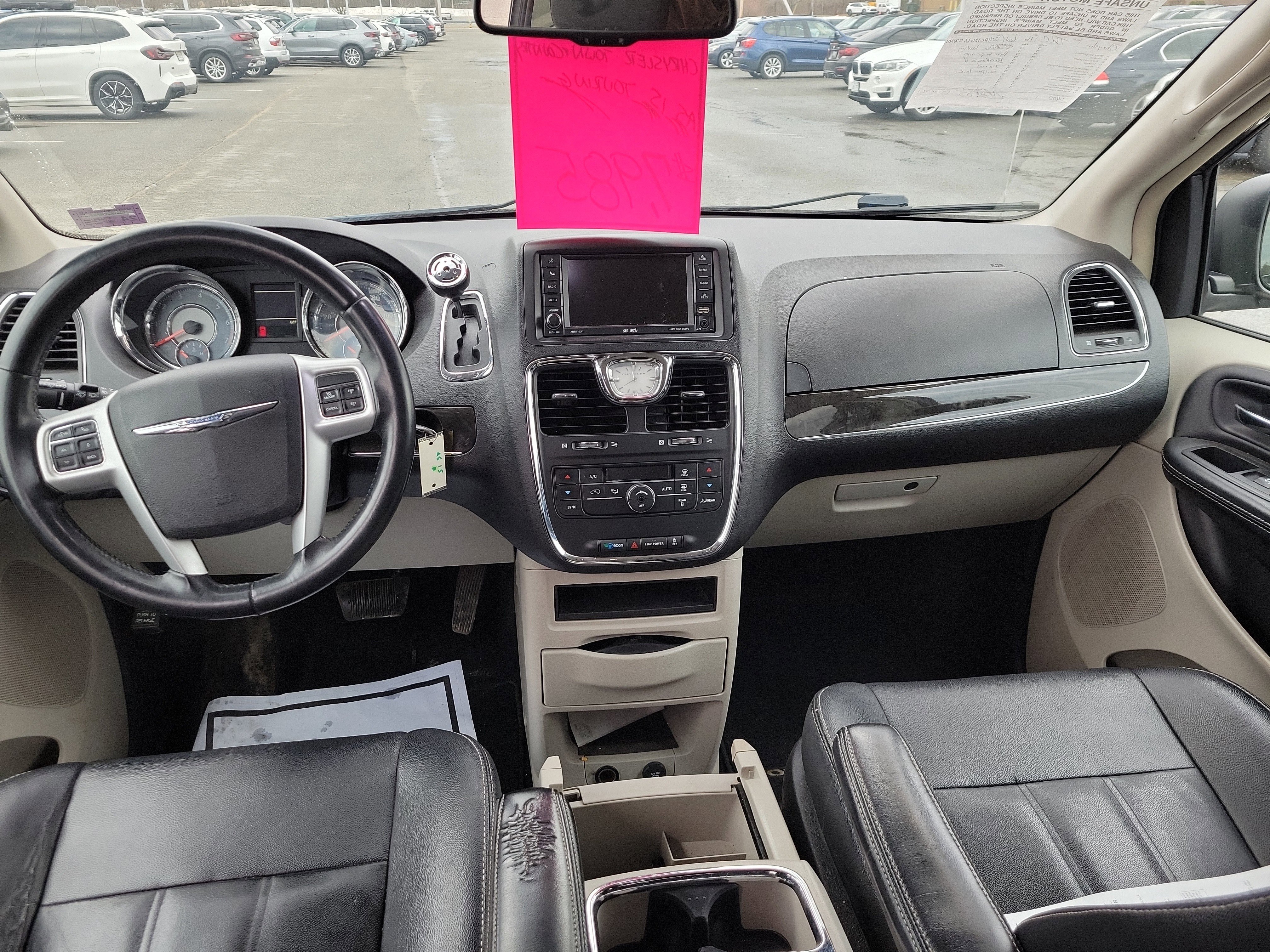 Used 2016 Chrysler Town & Country Touring image 15