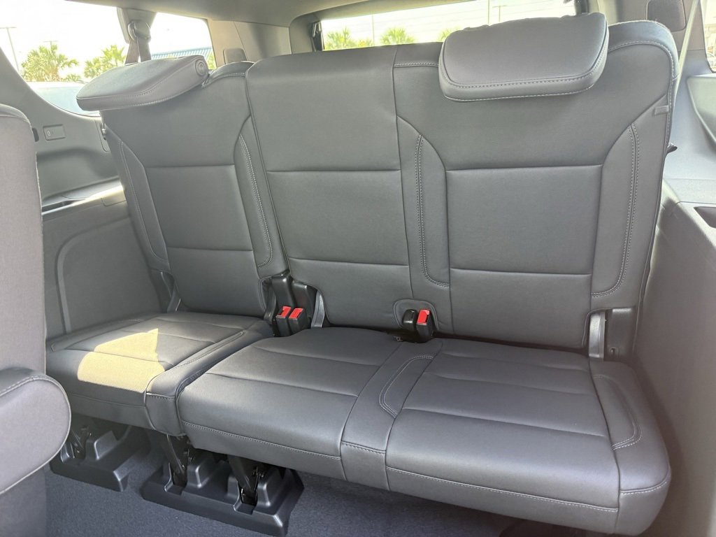 New 2026 Chevrolet Suburban LT w/ Comfort Package image 33
