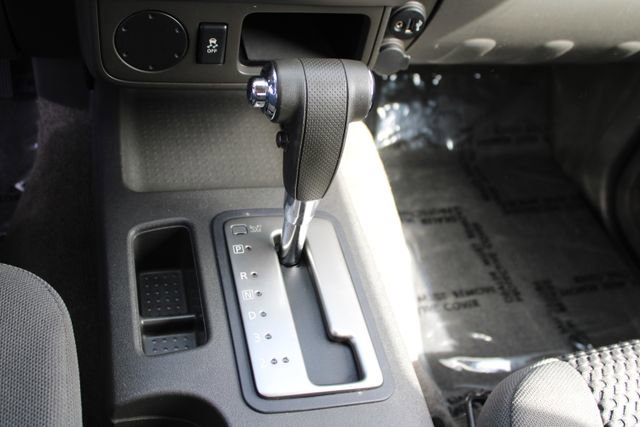Used 2017 Nissan Frontier SV image 17