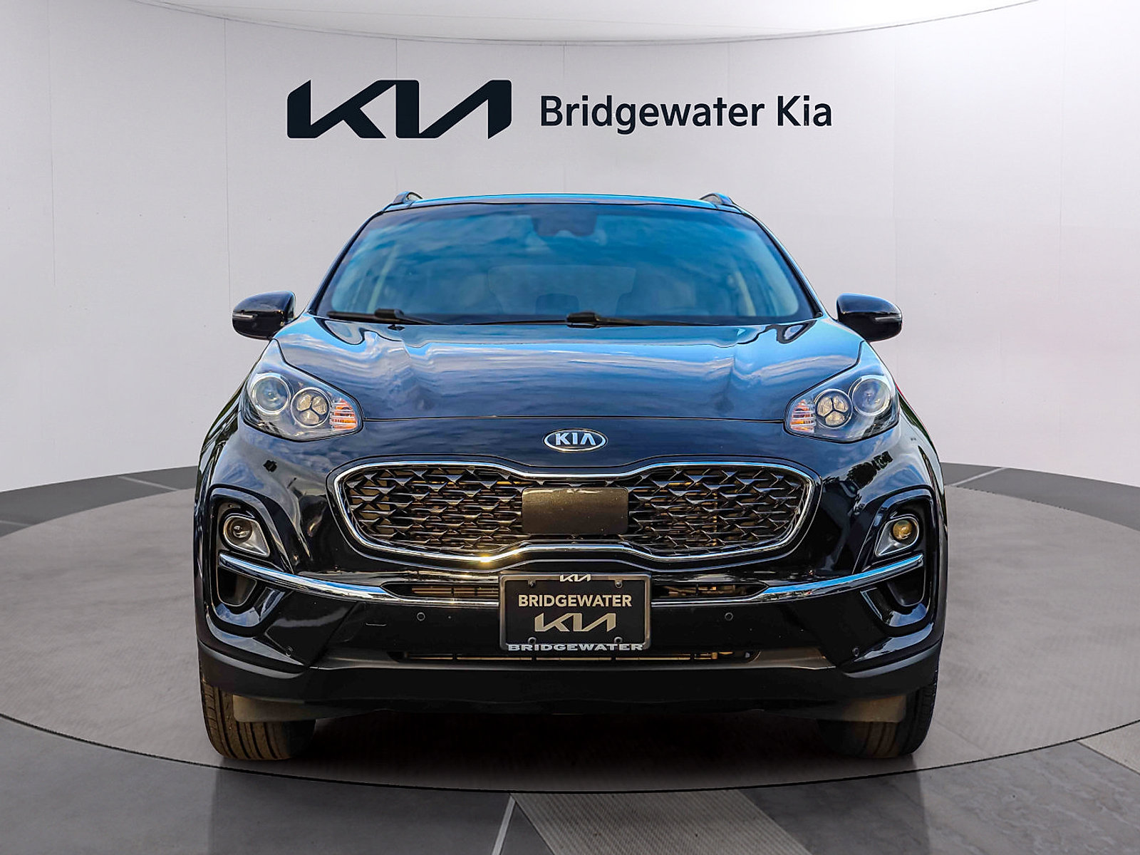 Certified 2022 Kia Sportage EX w/ EX Technology Package AWD/4WD image 2