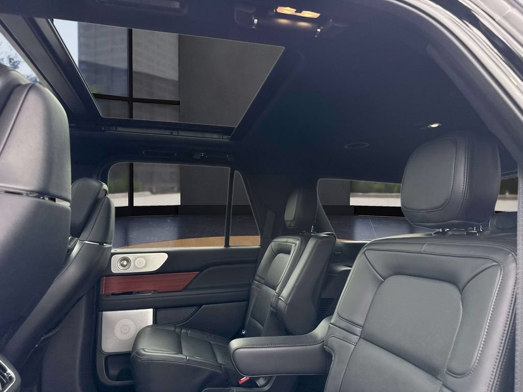 Used 2024 Lincoln Navigator Reserve AWD/4WD image 14