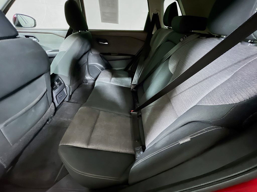 Used 2021 Nissan Rogue SV image 21