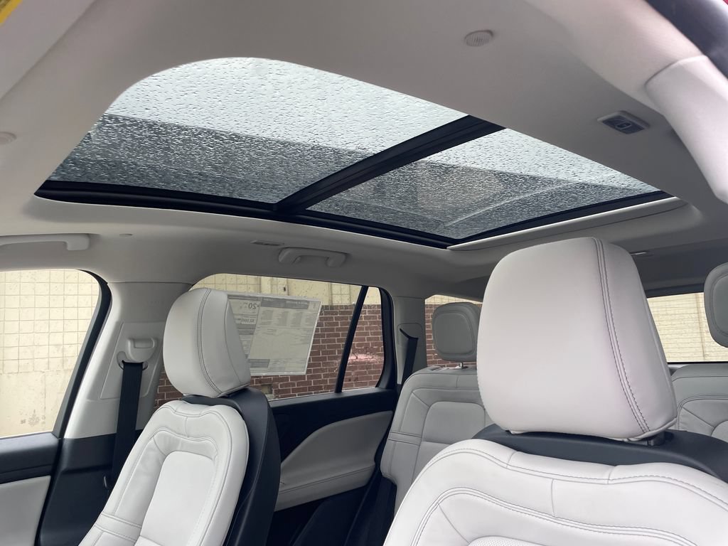 New 2026 Lincoln Aviator Reserve w/ Illumination Package AWD/4WD image 17