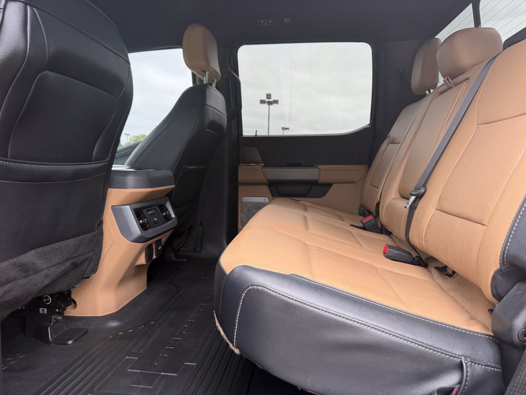 Used 2023 Ford F250 Lariat w/ Sport Appearance Package AWD/4WD image 22