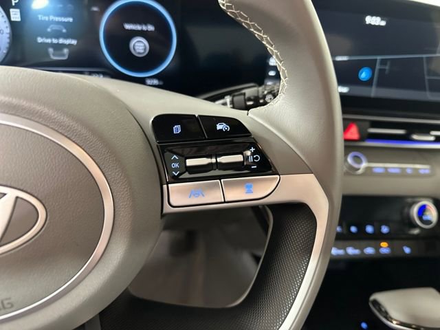 Certified 2025 Hyundai Elantra SEL image 44