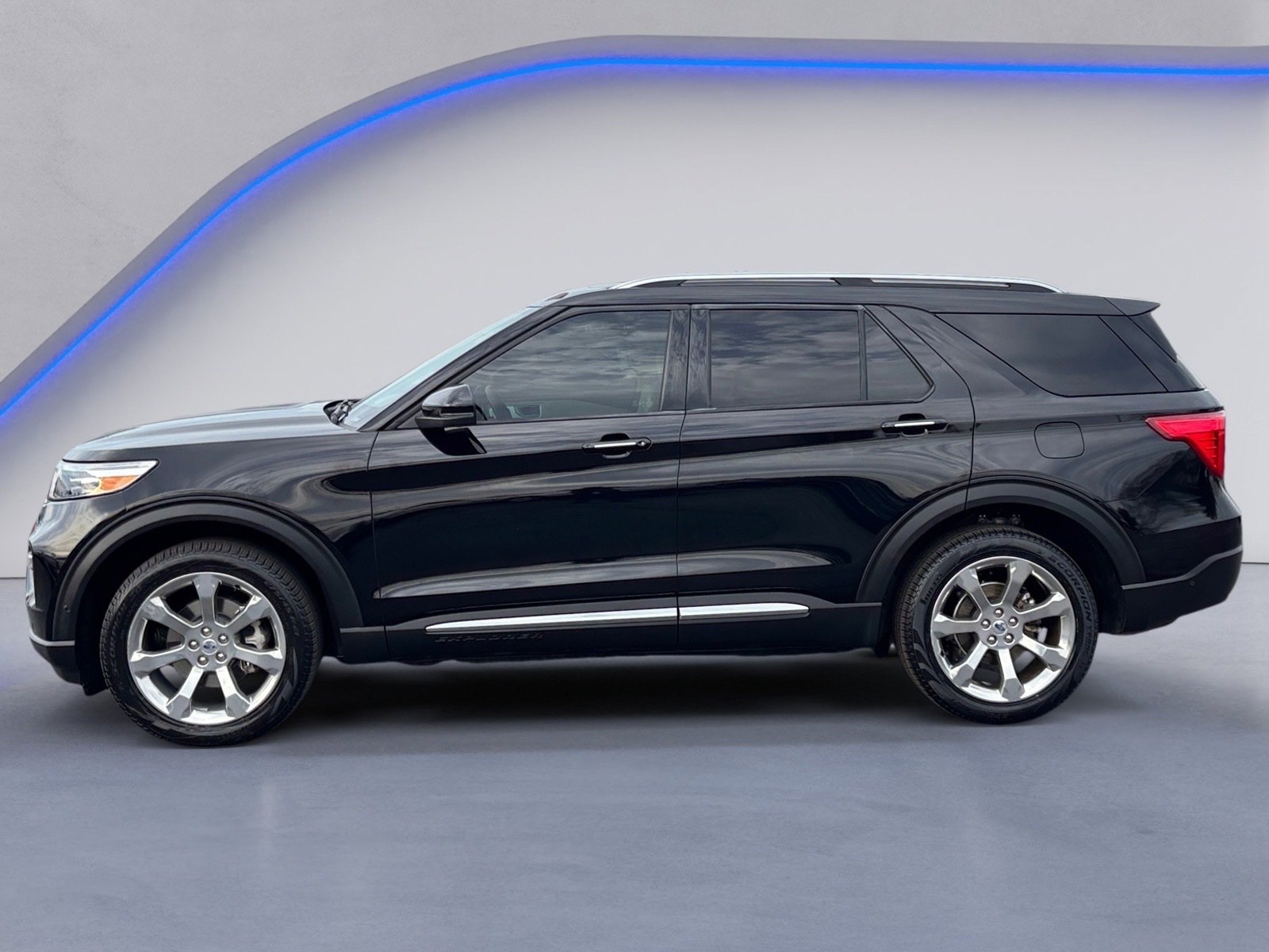 Used 2020 Ford Explorer Platinum w/ Premium Technology Package image 9