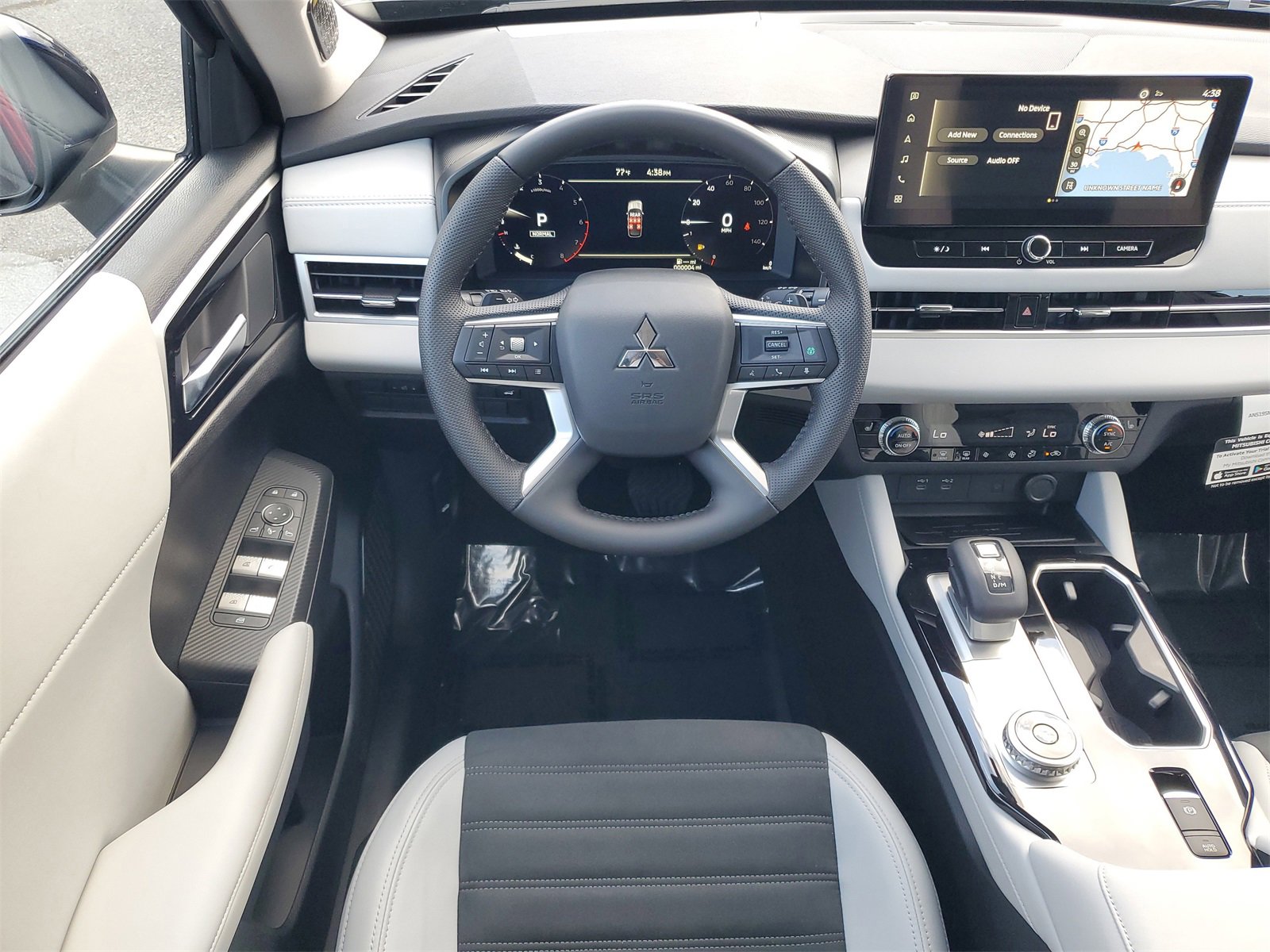 New 2025 Mitsubishi Outlander SE image 25