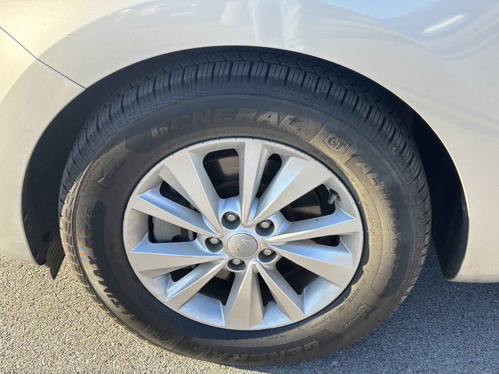 Used 2018 Kia Sedona LX w/ LX Essentials Premium Package image 9