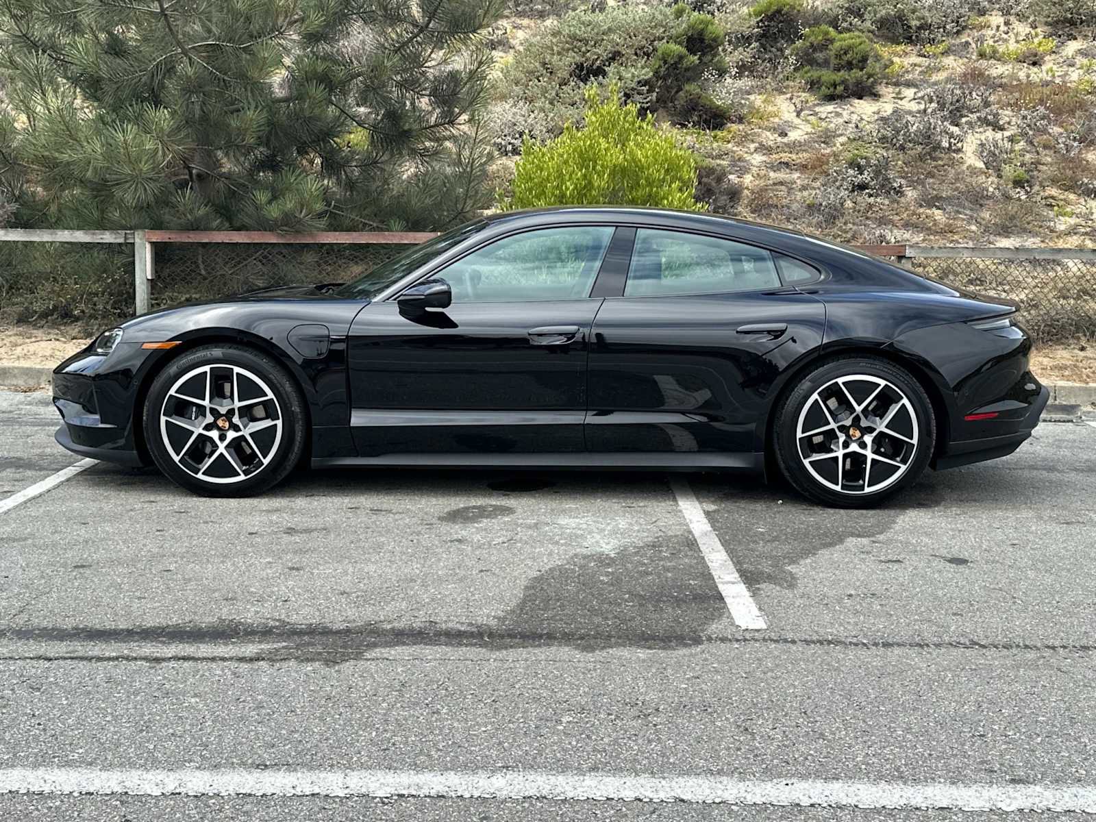 New 2025 Porsche Taycan image 2