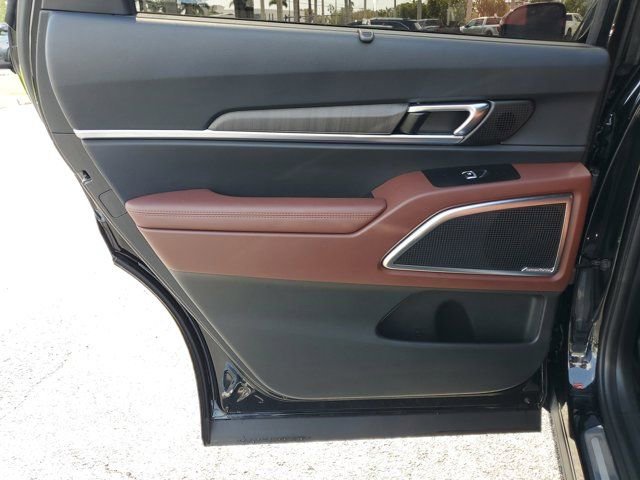 Used 2024 Kia Telluride SX image 11