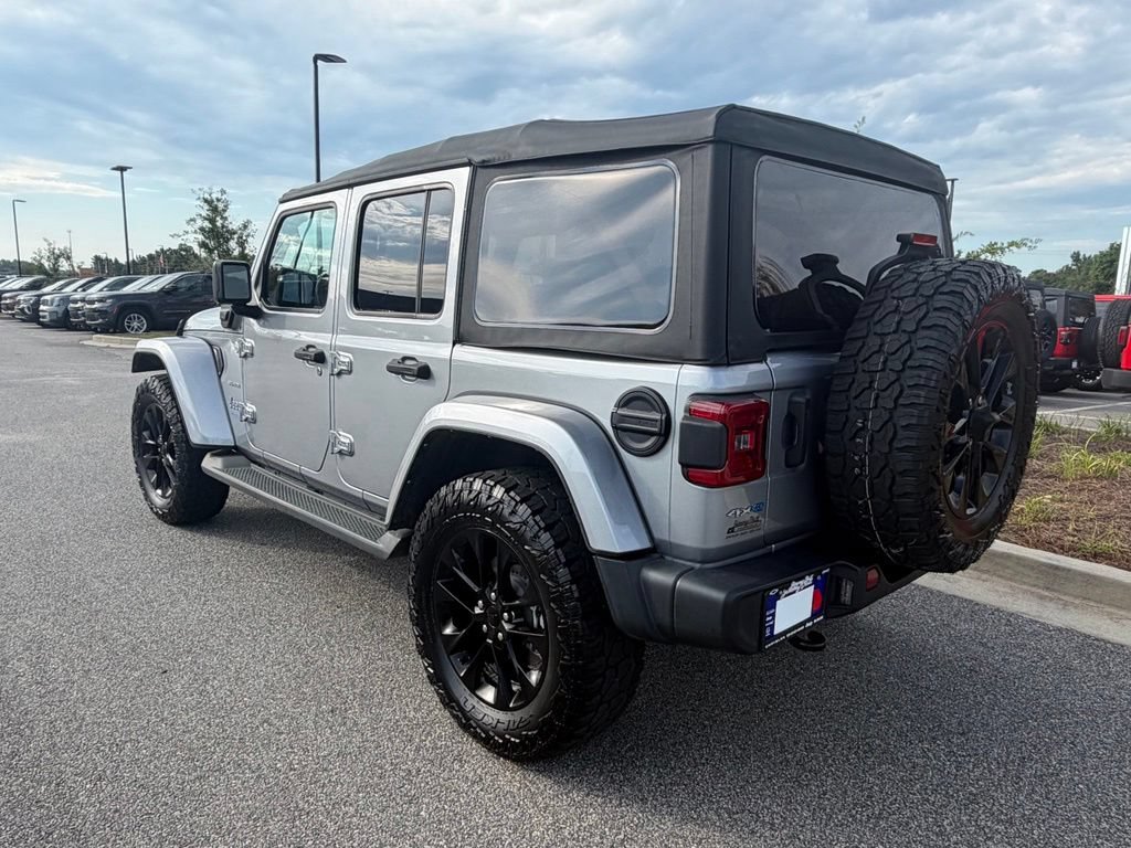 Used 2021 Jeep Wrangler Unlimited Sahara w/ Cold Weather Group AWD/4WD image 19
