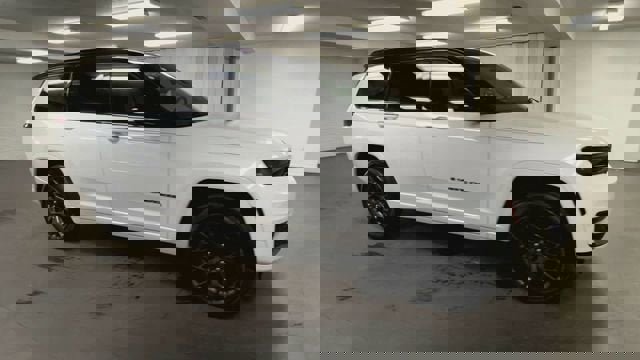 Used 2023 Jeep Grand Cherokee L Summit AWD/4WD image 2