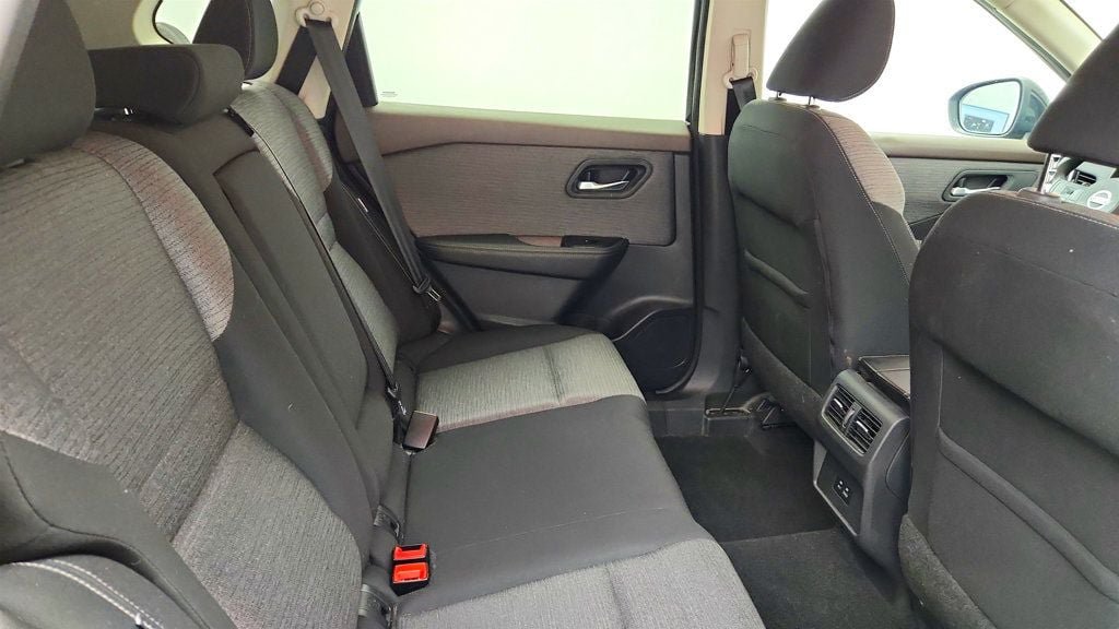 Used 2021 Nissan Rogue SV AWD/4WD image 20