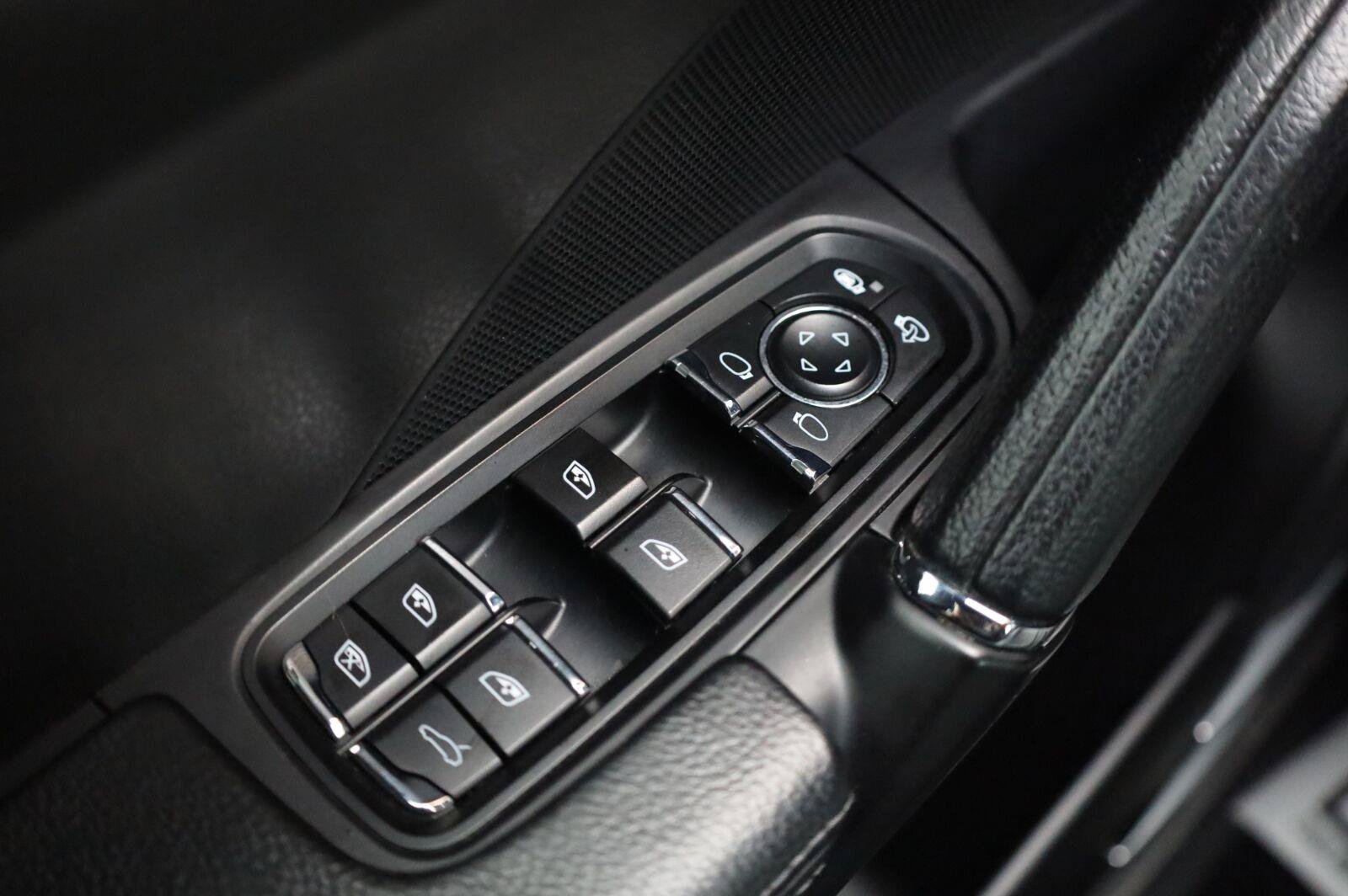 Used 2018 Porsche Cayenne AWD/4WD image 37