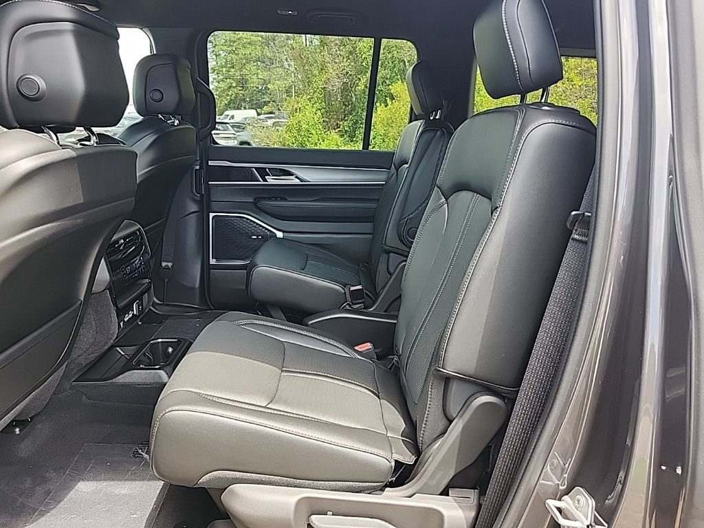 New 2026 Jeep Grand Wagoneer 4WD image 24