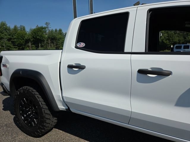 Used 2024 Chevrolet Colorado Trail Boss w/ Technology Package AWD/4WD image 32