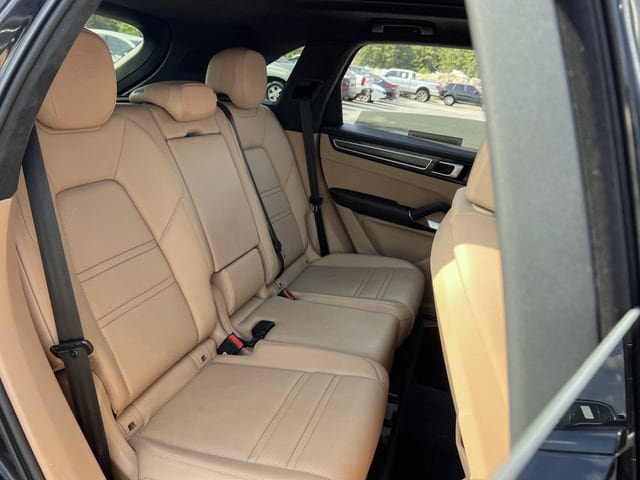Used 2019 Porsche Cayenne Turbo AWD/4WD image 35