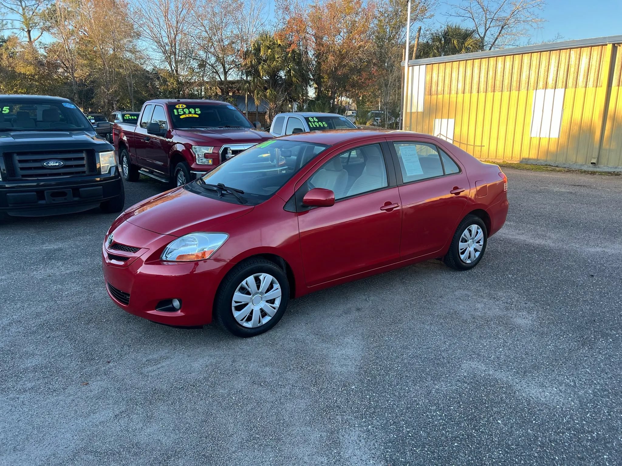 Used 2008 Toyota Yaris Sedan FWD image 2
