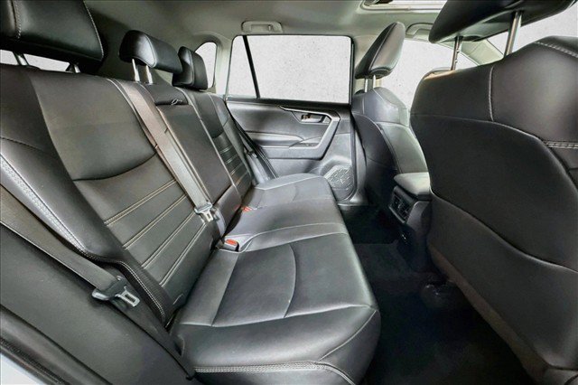 Used 2022 Toyota RAV4 XLE Premium AWD/4WD image 25