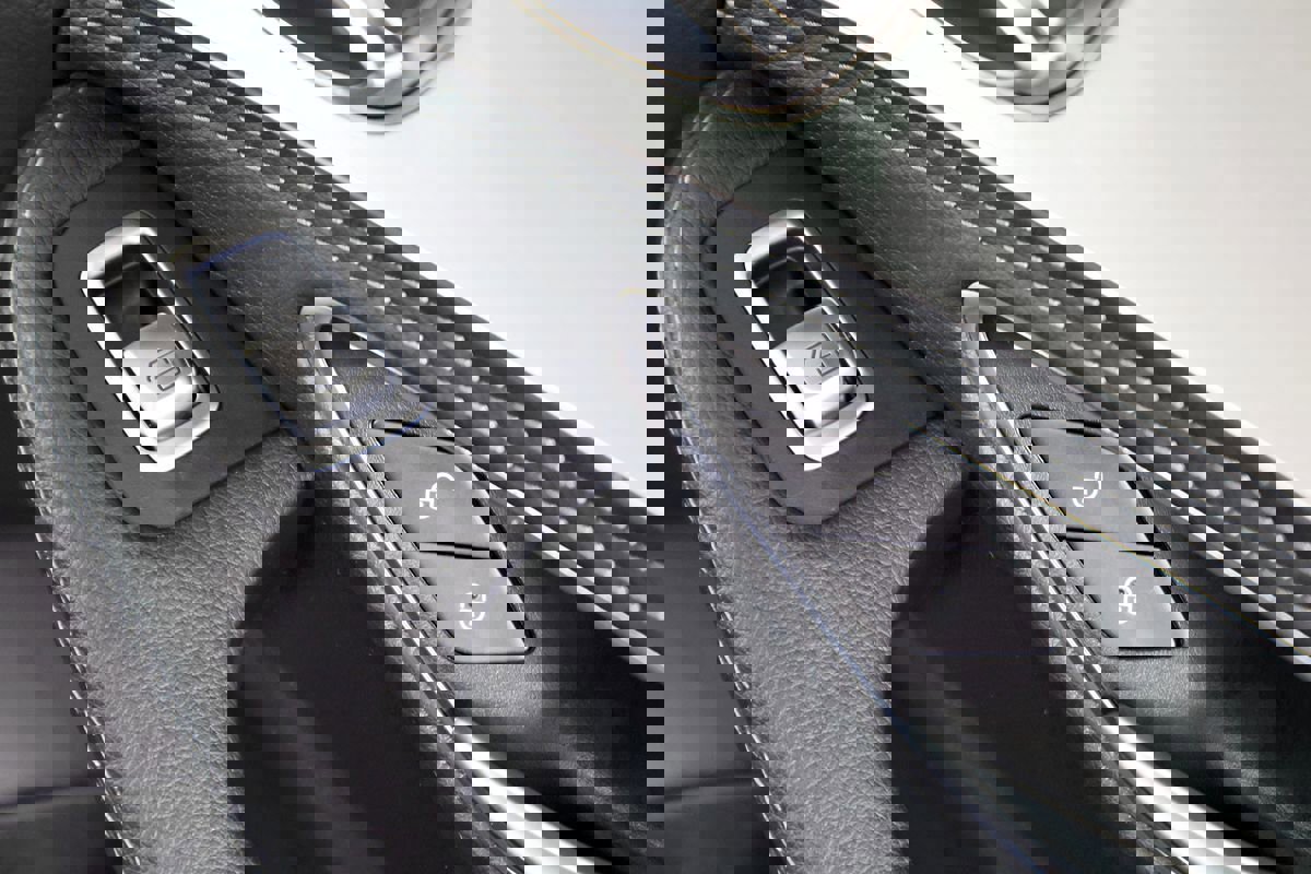 Used 2015 Mercedes-Benz C 300 Sport image 43