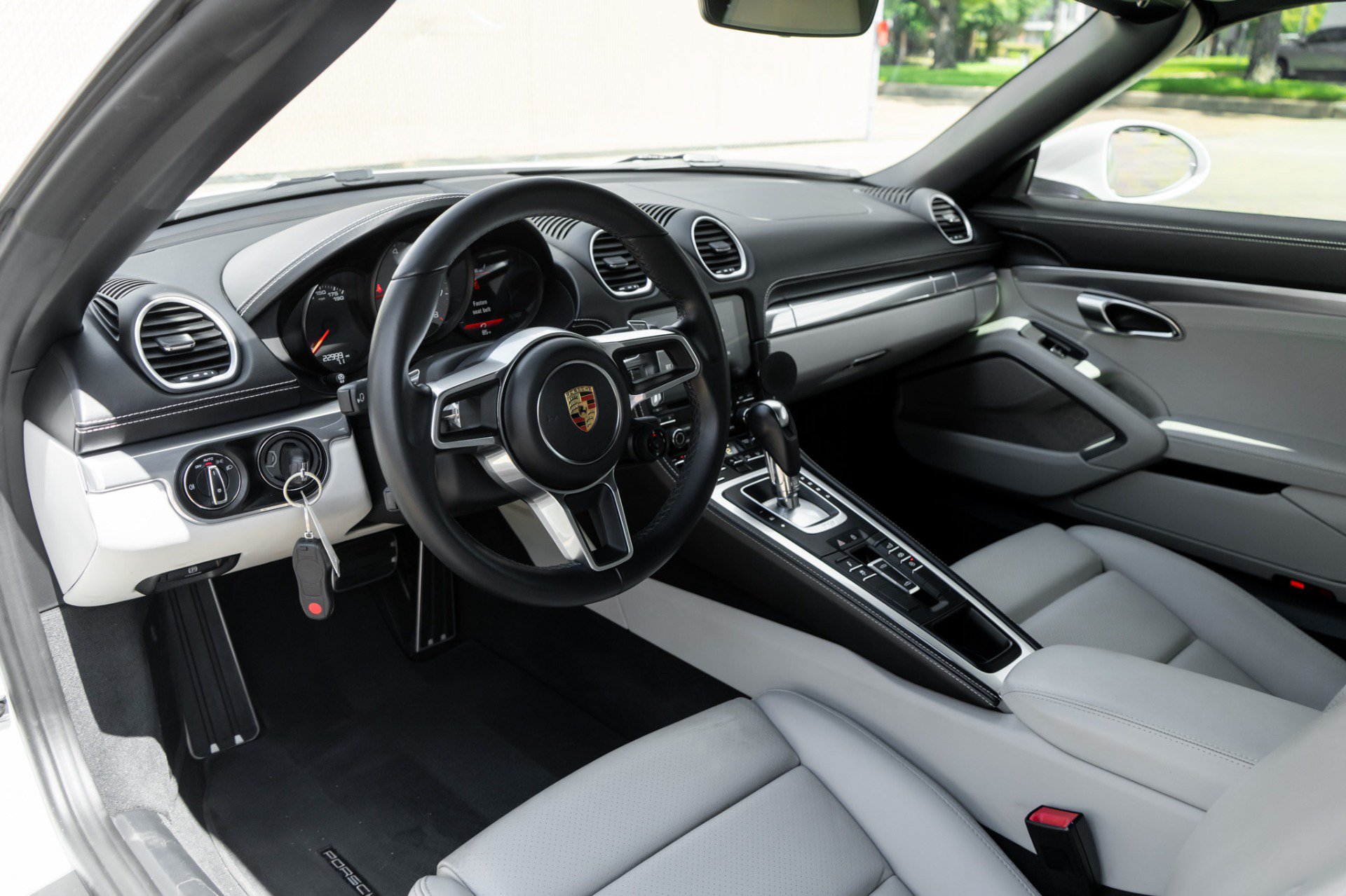 Used 2023 Porsche 718 Boxster S RWD image 5